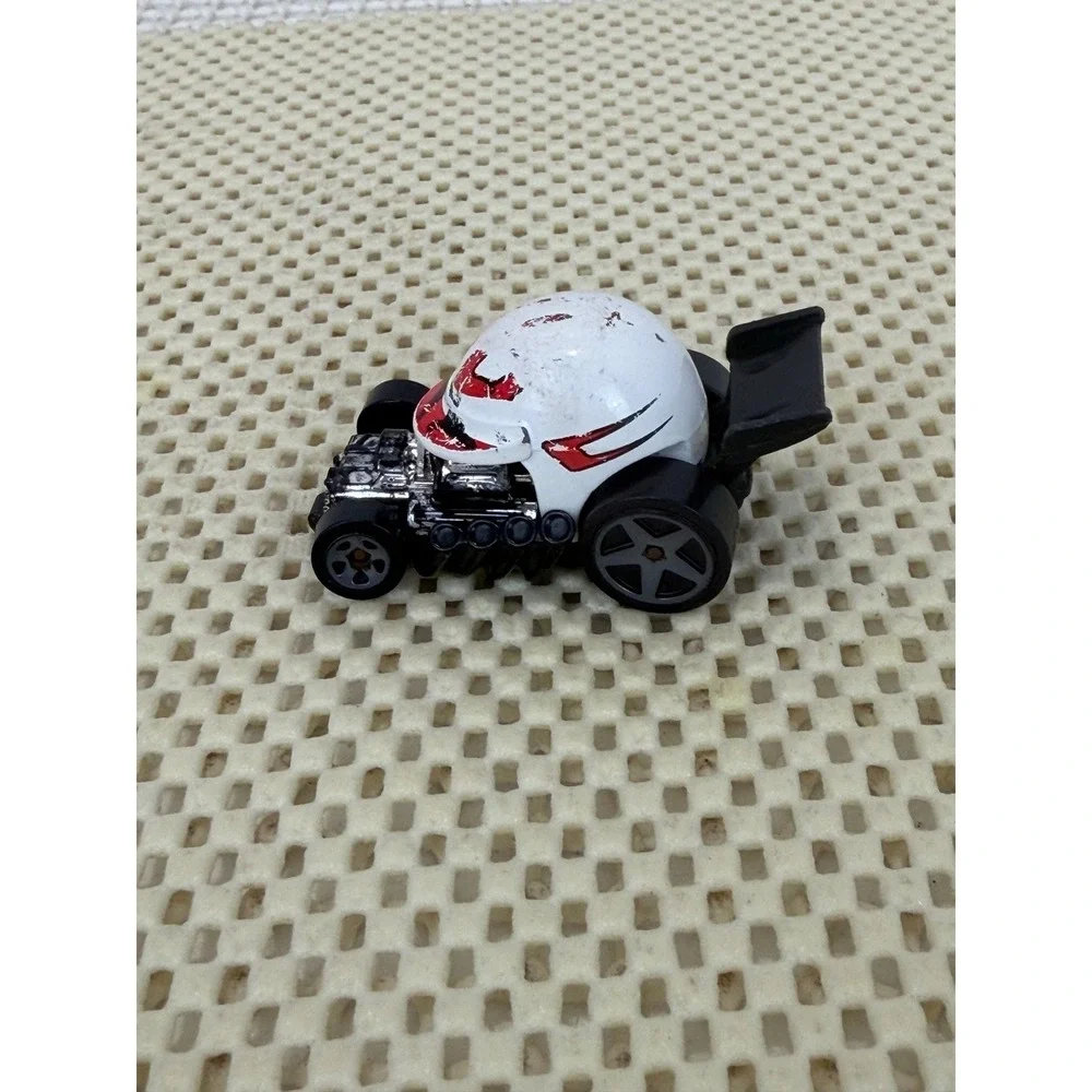 Hot‎ Wheels Head Gasket White Red Racing Helmet Car GRX44 2020 Mattel